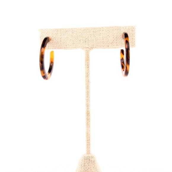 MINIMALIST TORTOISE Resin Hoop Earrings - Picture 2 of 8